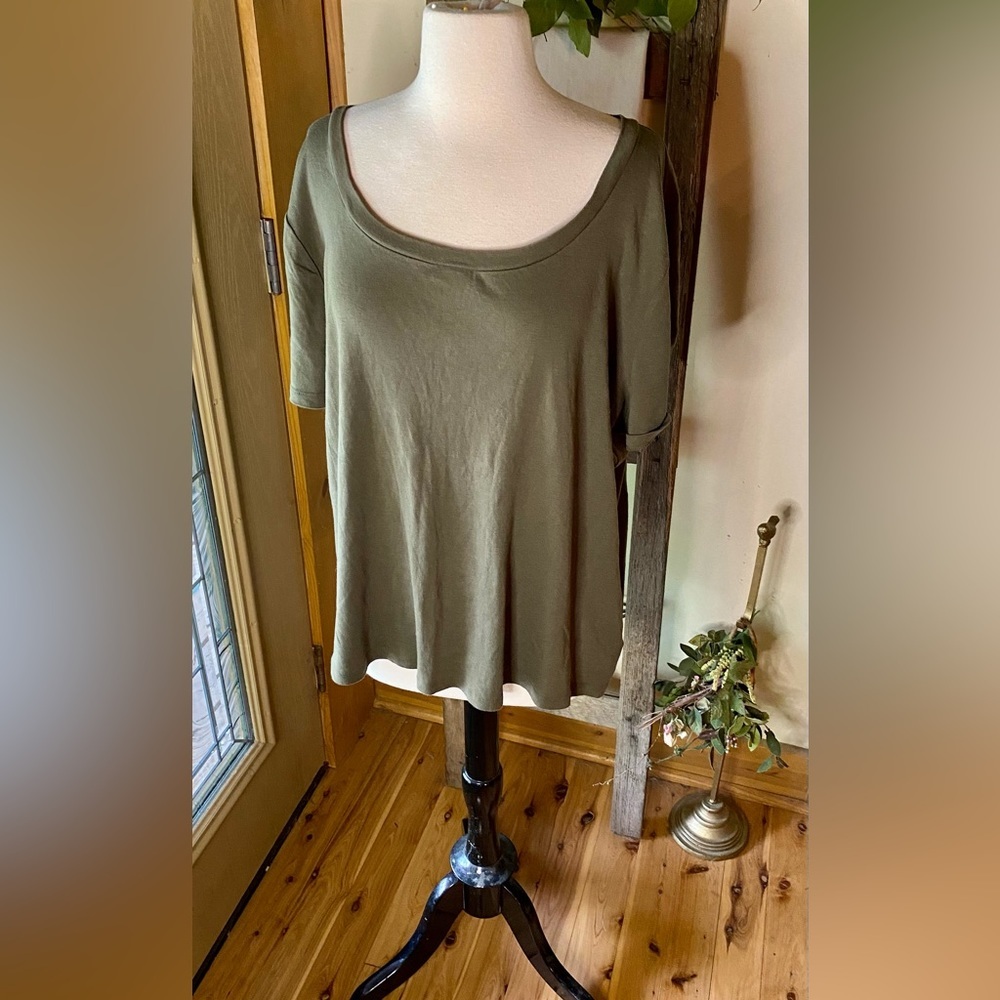 ✨Lauren Ralph Lauren Top with Metal Clip Sleeves✨